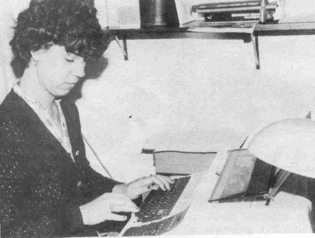 Bernadette de Bruin, jarenlang het boegbeeld voor het uittypen van teksten en de administratie van huize Gieles